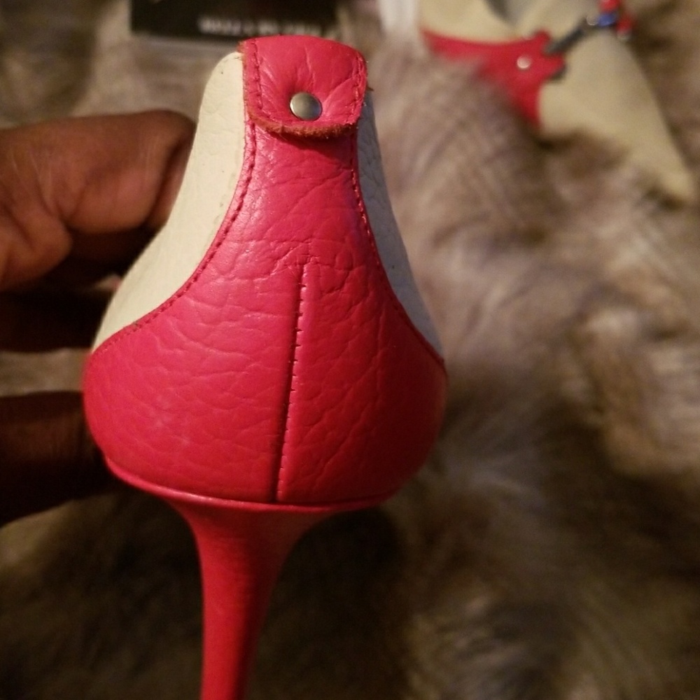 Shoes - Picture 5 of 7